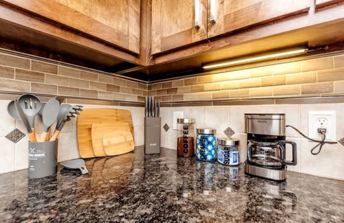 Meadows Place House | The Live Oak Place - Park Access - 3BR Serene Stay!
