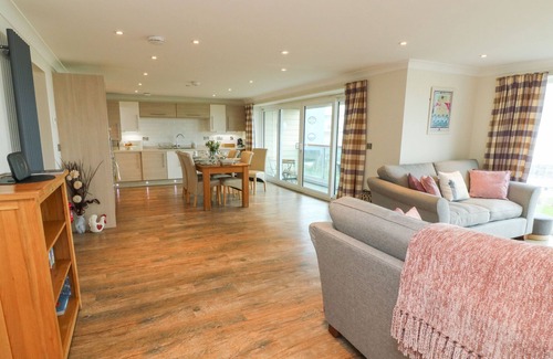 Westleigh Cottage | THE LOBSTER POT, family friendly in Westward Ho!