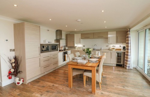 Westleigh Cottage | THE LOBSTER POT, family friendly in Westward Ho!