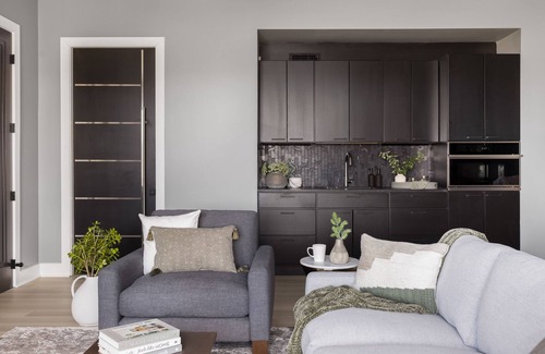 Chatsworth House | The Lodge at Pinhoti Peak - Modern Mountain Cabin