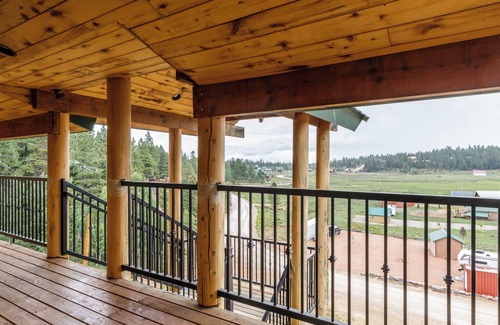 Meadow View Heights Apartment | The Lodge at Duck Creek: EAGLE'S LOOKOUT SUITE