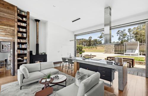 Pokolbin Villa | The Longhouse - Suite 1