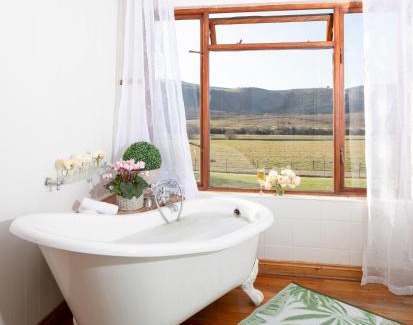 Mooirivier Villa | The Loop Farmhouse Mooi River