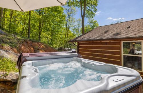 Sevierville House | The "Lost Horse" Cabin - Secluded - Pet-Friendly - One Level - Massive Yard