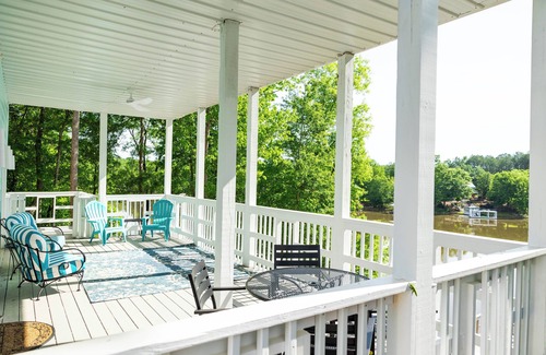 Wedowee House | THE LUCKY DUCK~ Amenity packed lake retreat w/private pool, gazebo, & cabana!