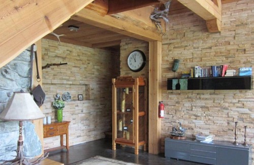 Moricetown House | The Luxurious Lodge - L.D.R.