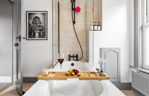 Watford Apartment | The Lynx Landing - Contractors - Free Parking - Near Harry Potter Studios