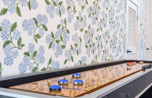 Germantown House | The Magnolia by AvantStay | 3 Spaces, Sleeps 36