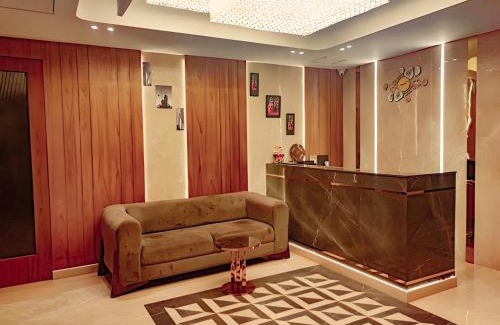 Srinagar Hotel | The Maharaja Crest