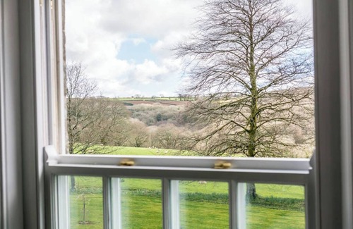 Bodmin House | The Manor House at Boconnion w/Pool + Tennis Court