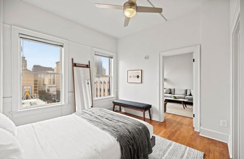 Downtown San Antonio Apartment | The Maverick, powered by Placemakr - River Walk