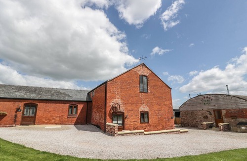 Alberbury House | THE MILL HOUSE, family friendly, luxury holiday cottage in Alberbury