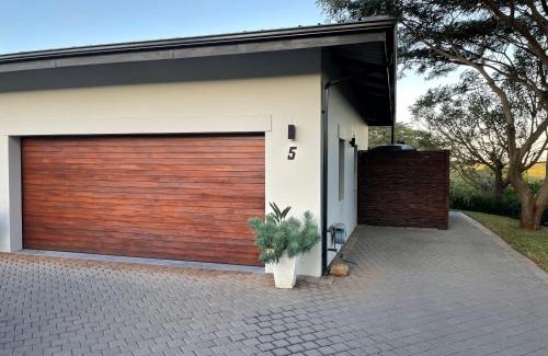 Mtunzini Apartment | the mod pod studio