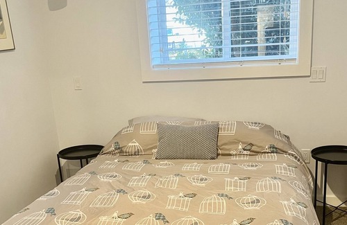 Comox Apartment | The Modern Comox Suite