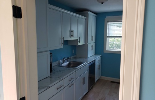 Plymouth House | The Mojito House with Hot Tub, Arcade and Theatre walking distance downtown