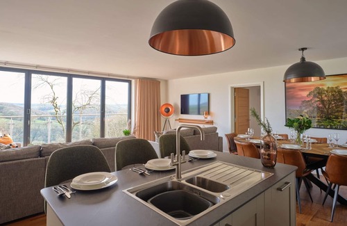 Chittlehamholt Cottage | The Mole Resort that sleeps 8 guests in 4 bedrooms