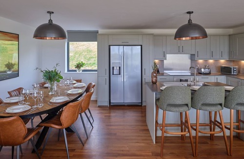 Chittlehamholt Cottage | The Mole Resort that sleeps 8 guests in 4 bedrooms