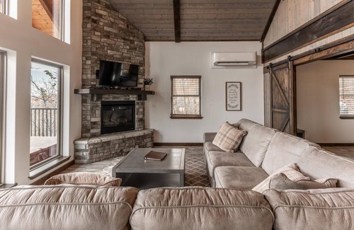 Ponca Condo | The Morning Glory Cabin - Tree-top Getaway