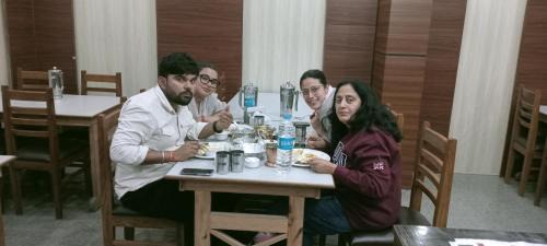 Guptkashi Hotel | The Mrityunjaya Palace 3 Star hotel in Guptakashi