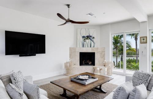 Wulfert House | The Narrows- Executive Bayfront Estate on Captiva