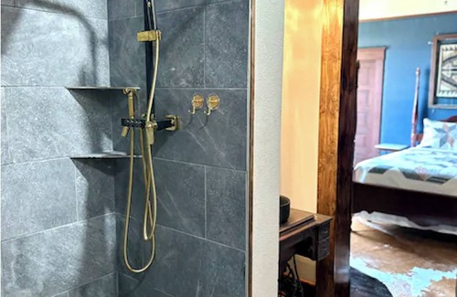Mount Pleasant House | The Native Suite w/Private Full Bath