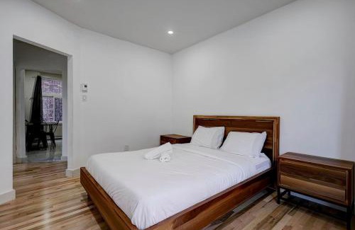 Cote-Des-Neiges—Notre-Dame-De-Grace Apartment | The NDG Nest A Relaxing 3BR Getaway in DT MTL