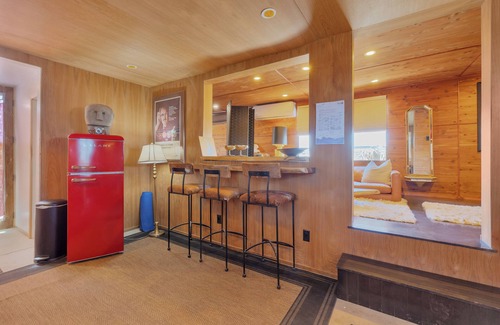 Bombay Beach House | The Nest: Luxury 1-bed w/clawfoot tub, outdoor shower & AC in Bombay Beach