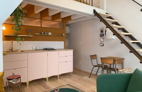 Bussieres (Yonne) Apartment | The Nest - mini-gîte with a wonderful view