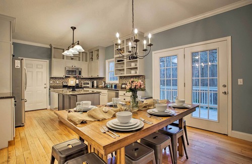 Royal Pines House | THE NEST Spacious 5-bedroom House in Excellent Asheville Location with Game Room