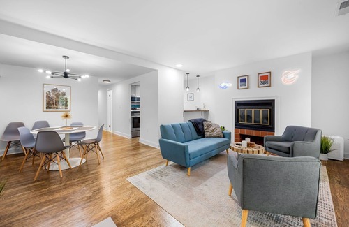 Inner Harbor Apartment | The "Nest" walk to the stadiums