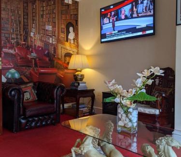 North Shore Hotel | The New Guilderoy Hotel