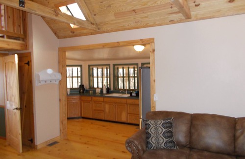 Rising Fawn Cabin | The Newly Renovated Treehouse Cabin with Incredible Views and Hot Tub