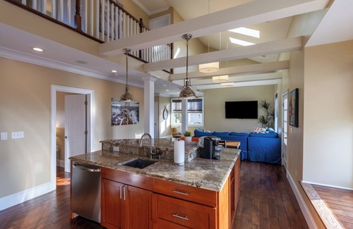 Yachting Village House | The Newport Lofts - 546 Thames Street