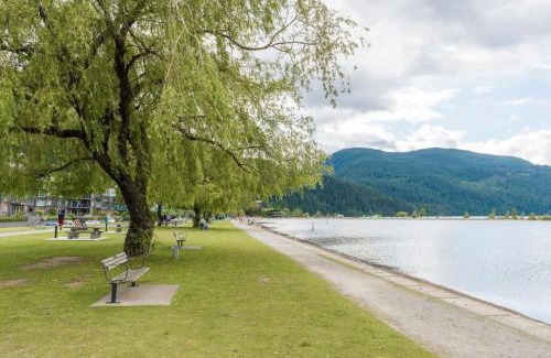 Harrison Hot Springs House | The Nook, Top Floor Suite with Lake and Mtn View