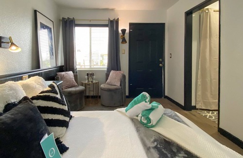 Desert Hot Springs Resort | The O Spa + Resort RM 04 | Hot Mineral Spring Pools, Cannabis + Pet Friendly.