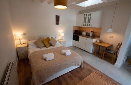 Crossabeg Apartment | The Oak Studio-Kilpatrick Glebe, Pet Friendly