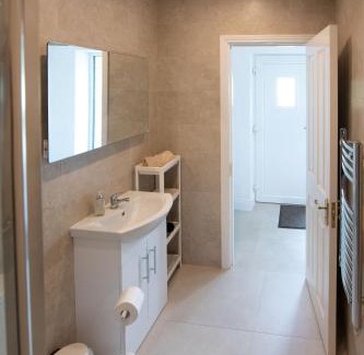 Crossabeg Apartment | The Oak Studio-Kilpatrick Glebe, Pet Friendly