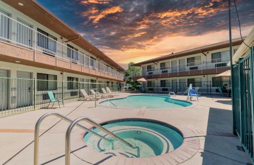 Oakhurst Hotel | The Oakhurst Inn at Yosemite