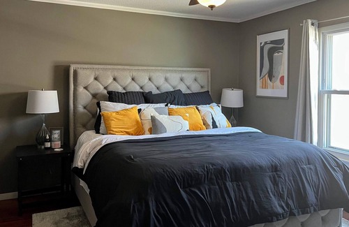 Alamo Heights Condo | The Oaks - A RE Solutions XV Short Term Rental