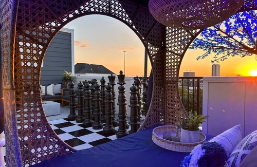 South Central Houston House | The Oasis Checkmate HTX Rooftop
