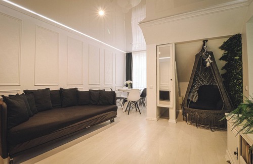 Avoti Apartment | The Oasis - Retro Modern Vogue