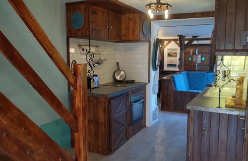 Lwowek Slaski House | THE OLD BARN: Luxury house with whirlpool & fireplace. Base Giant Mountains/Berlin.