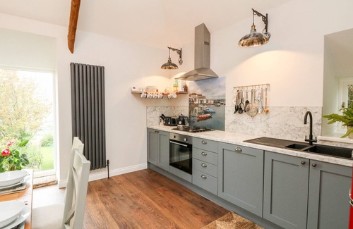 Helford Passage Cottage | THE OLD BYRE, pet friendly, luxury holiday cottage in Mawnan Smith
