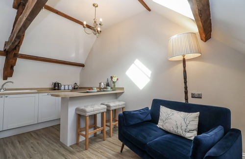 Nettleton Cottage | THE OLD DAIRY, romantic, with a garden in Acton Turville