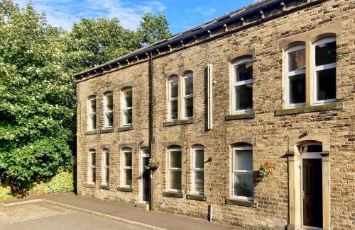 Wadsworth Apartment | The Old Riverside School House Apt 3