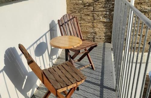 Polbathic Apartment | The Old Salt Store, 2 bed apartment with stunning river view