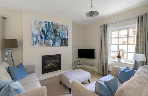 Winchester Apartment | The Old School House, Winchester