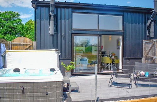Thelbridge Apartment | The Old Tractor Shed - UK49681