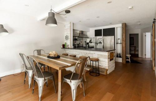 Mont-Tremblant House | The Outlook over Lac -Tremblant by Instant Suites