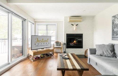 Mont-Tremblant House | The Outlook over Lac -Tremblant by Instant Suites